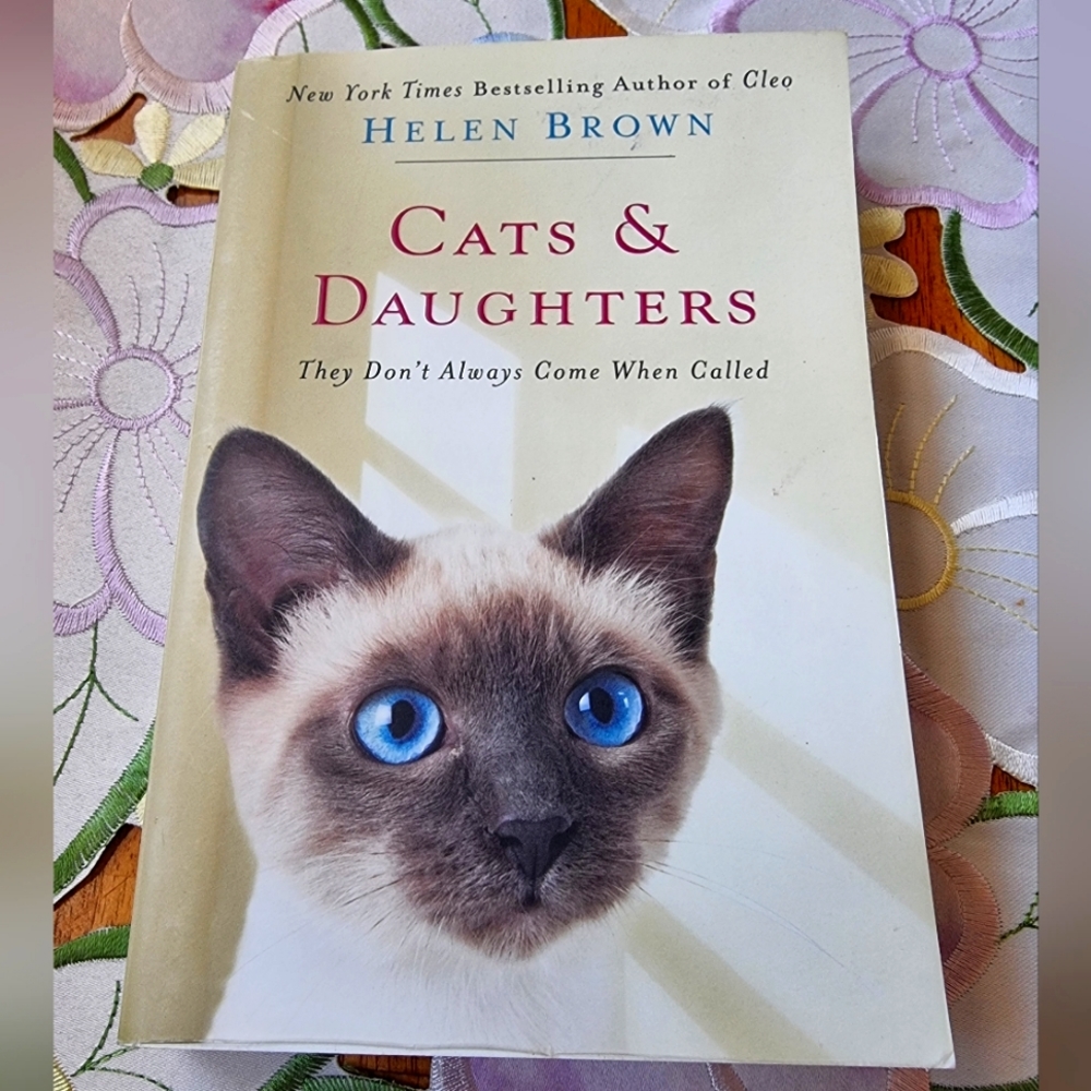 🌟3/$30 Sale!Mix & Match🌟 Cats & Daughters by Helen Brown Softcover Book